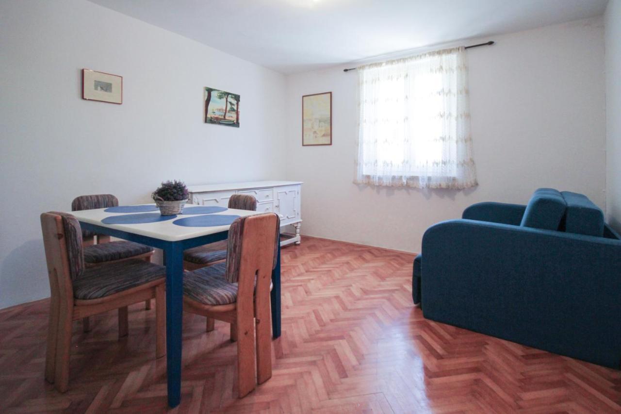 Apartment La Traviata With Parking 罗维尼 外观 照片